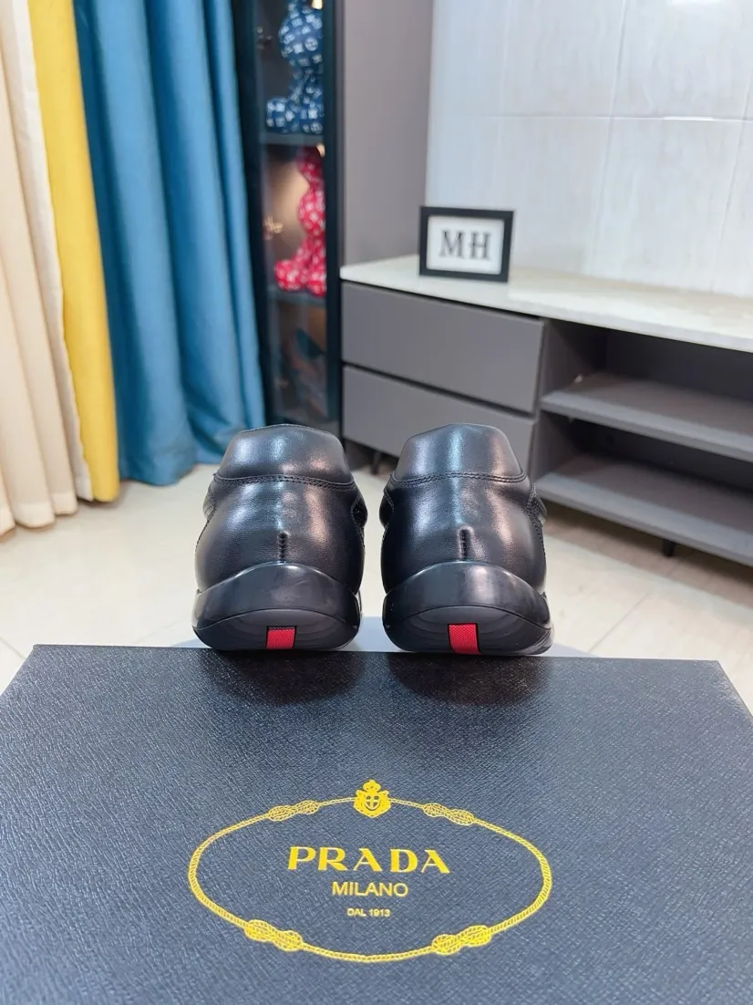 Men's shoes 💰560🌹🌹 High-quality new men's shoes 💰prada (Prada) counters are on the market at the same time. The new men's shoes and 😘fabrics are selected from imported mesh and glue-spraying technology. Imported cowhide lining. 👍🏿High-end☄️Open-molded non-slip rubber outsole, exquisite lines, simple and elegant, comfortable and high-end for leisure travel. Code number: 38 to 44